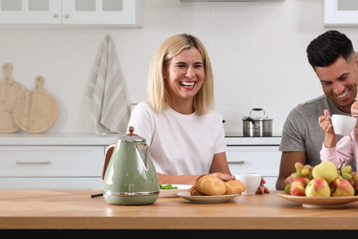 Mortgage Refiance: Family at Table